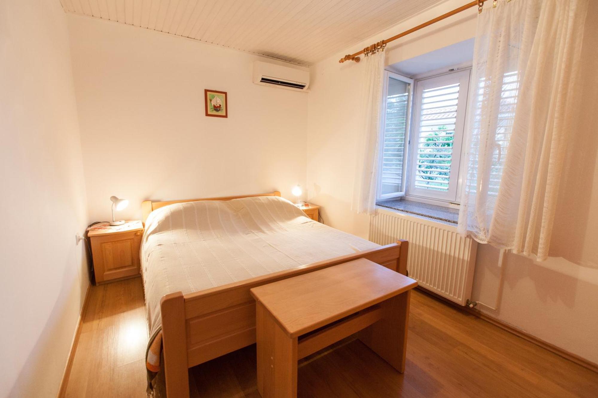 Apartments Villa Ana Krk Town Rum bild