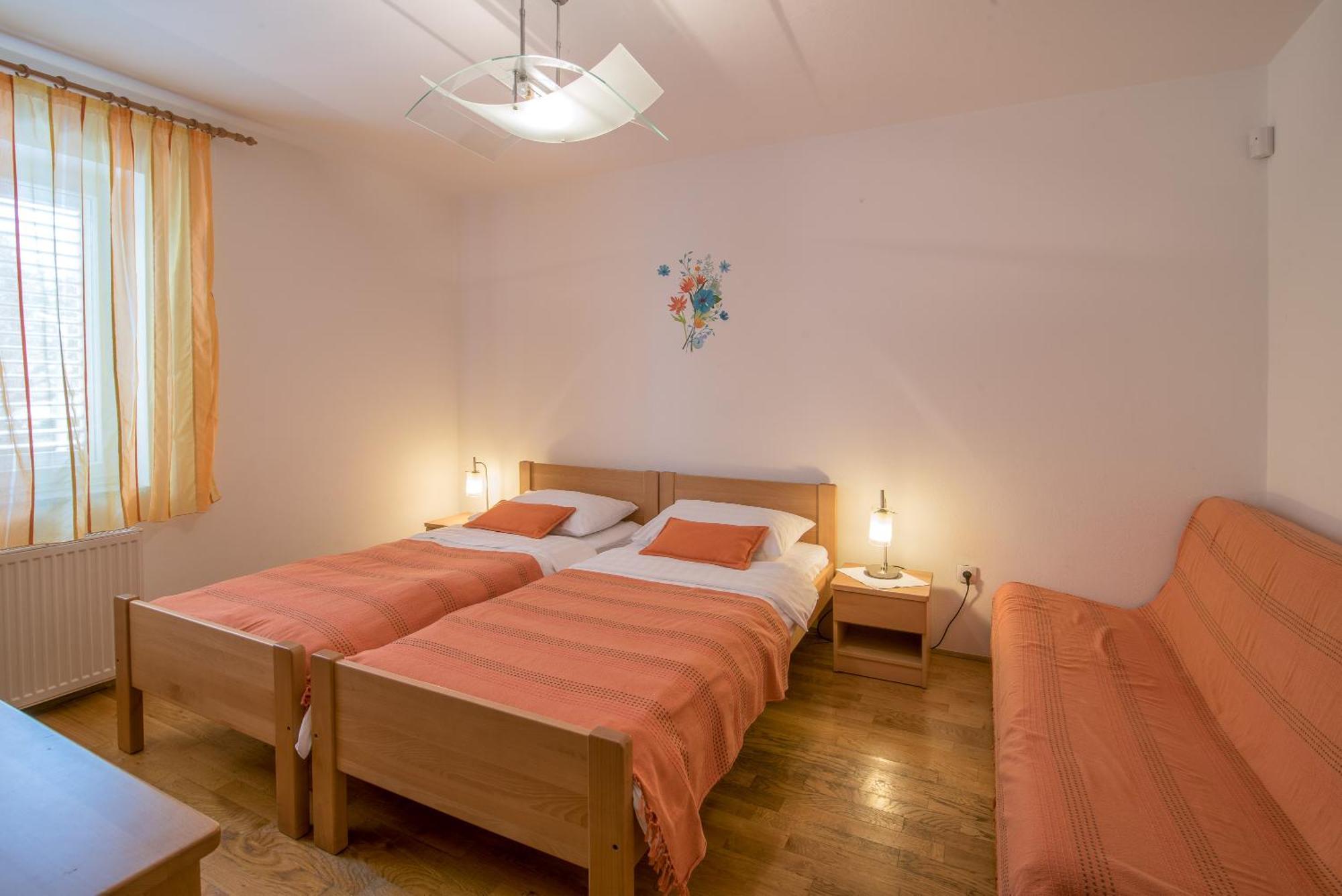 Apartments Villa Ana Krk Town Rum bild