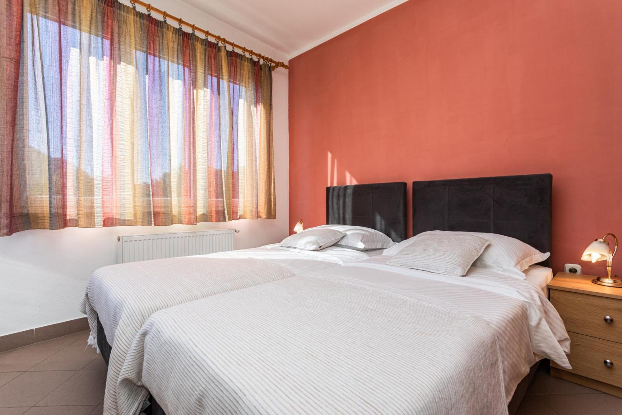 Apartments Villa Ana Krk Town Rum bild
