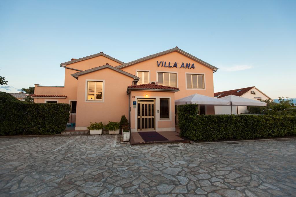 Apartments Villa Ana Krk Town Exteriör bild