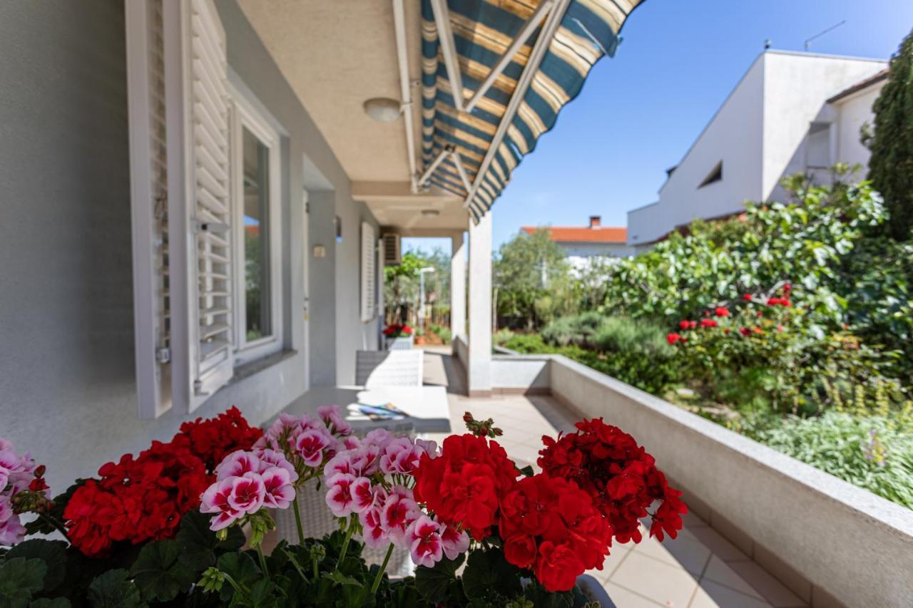 Apartments Villa Ana Krk Town Exteriör bild